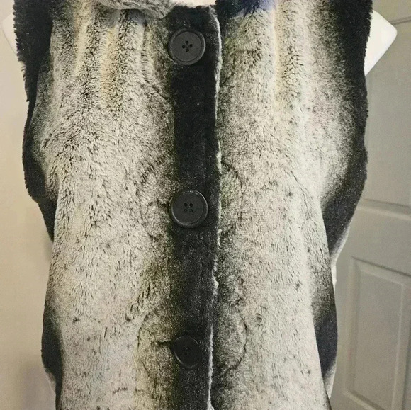 WOOLY BULLY WEAR COLORADO (ALTA) FAUX FUR VEST SIZE MEDIUM - Picture 6 of 14